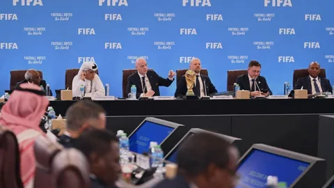 《格拉斯纳真情流露：情绪波动无憾，马特塔转会静待佳音——英超焦点时刻直击》